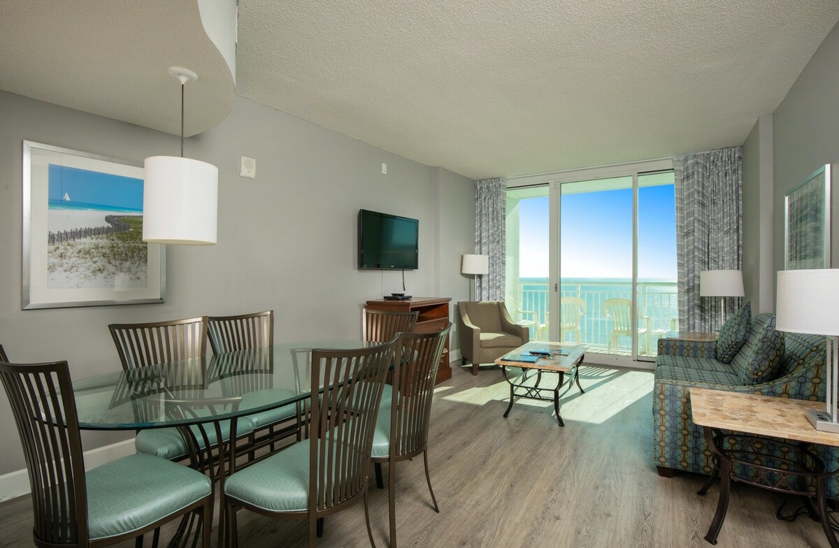 Avista Resort - 2BR Oceanfront with 4 Doubles