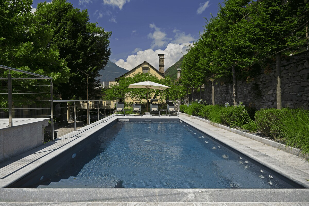 Private villa with pool near Lake Maggiore