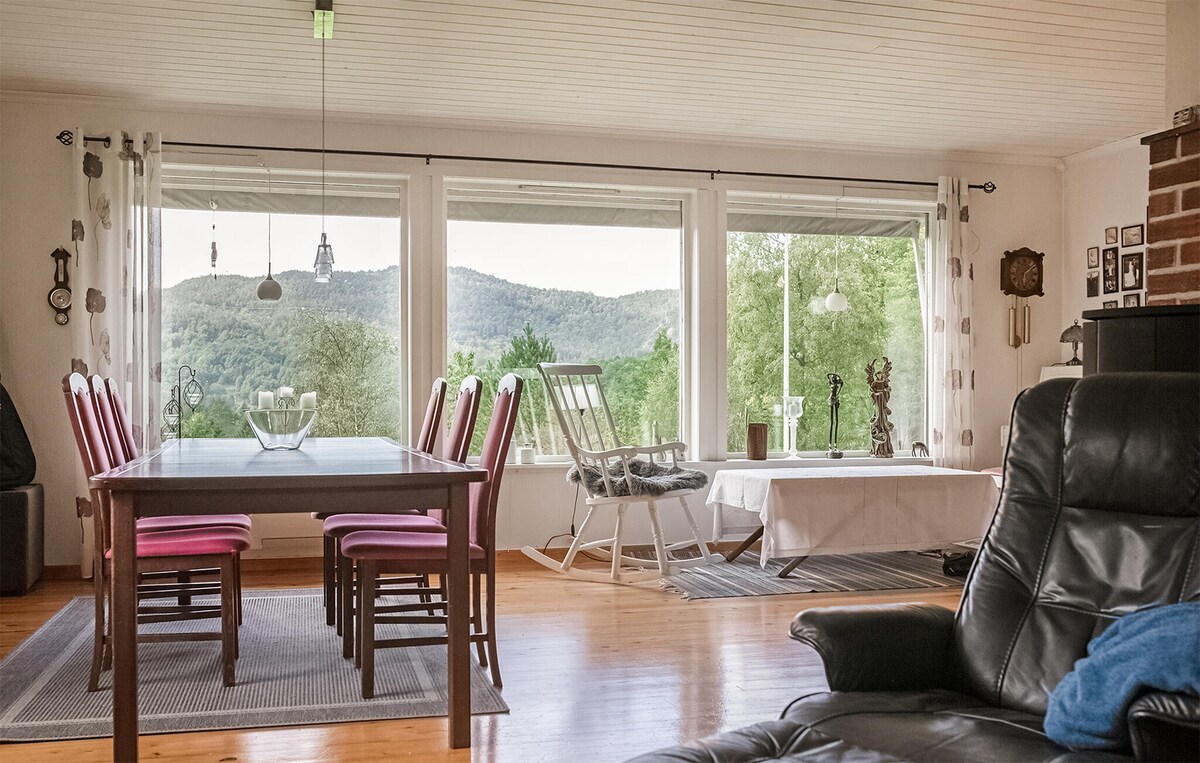 Flekkefjord的漂亮房源，配备无线网络和6间卧室