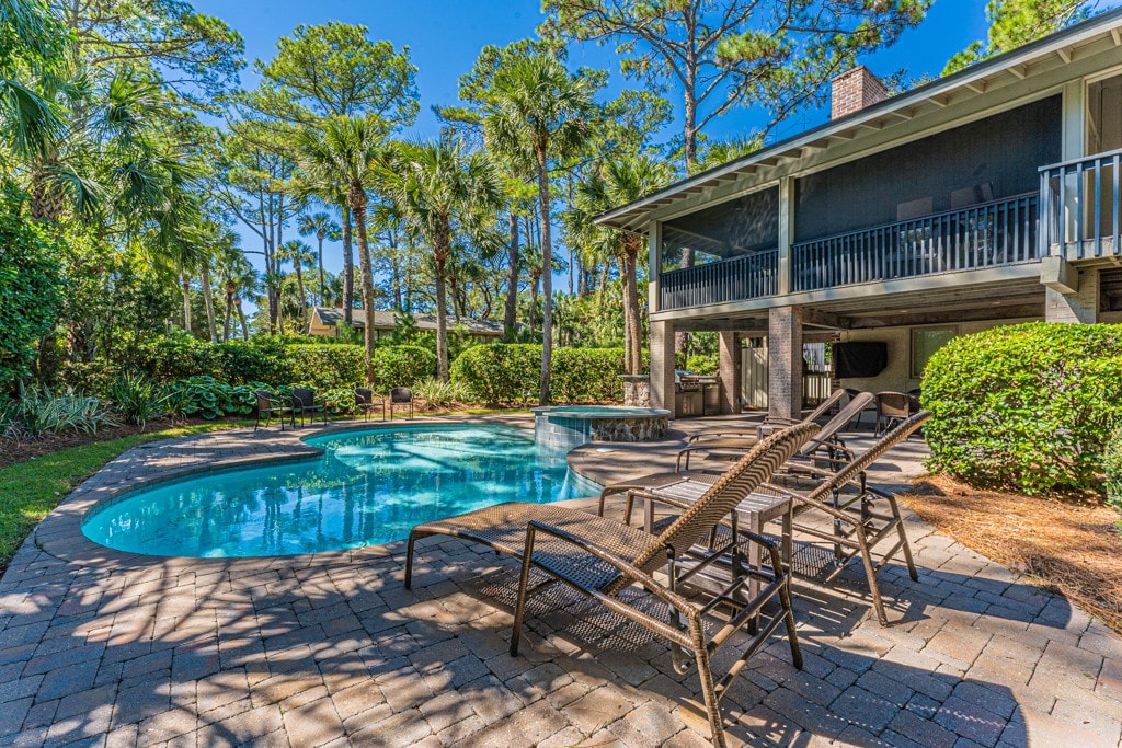 Steps to the Beach w/ Private Htd.Pool & Hot tub