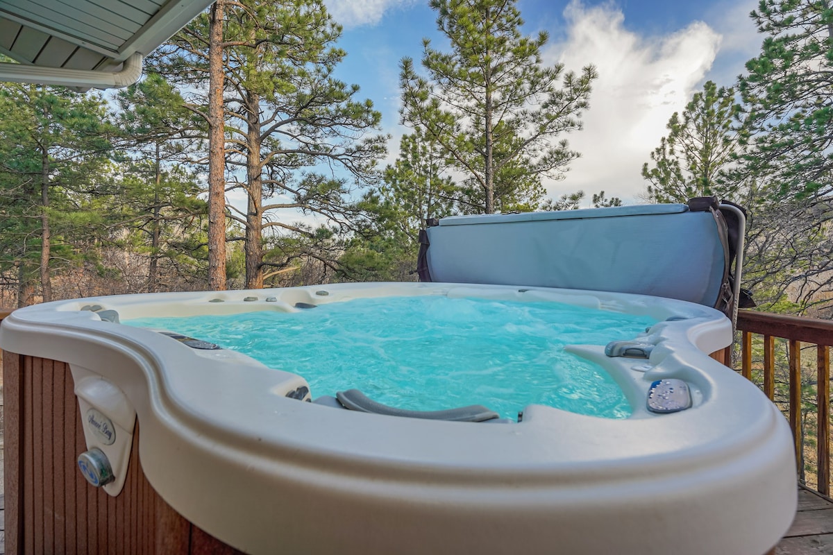 El Dorado- Cozy Retreat-Hot Tub-Upper Level