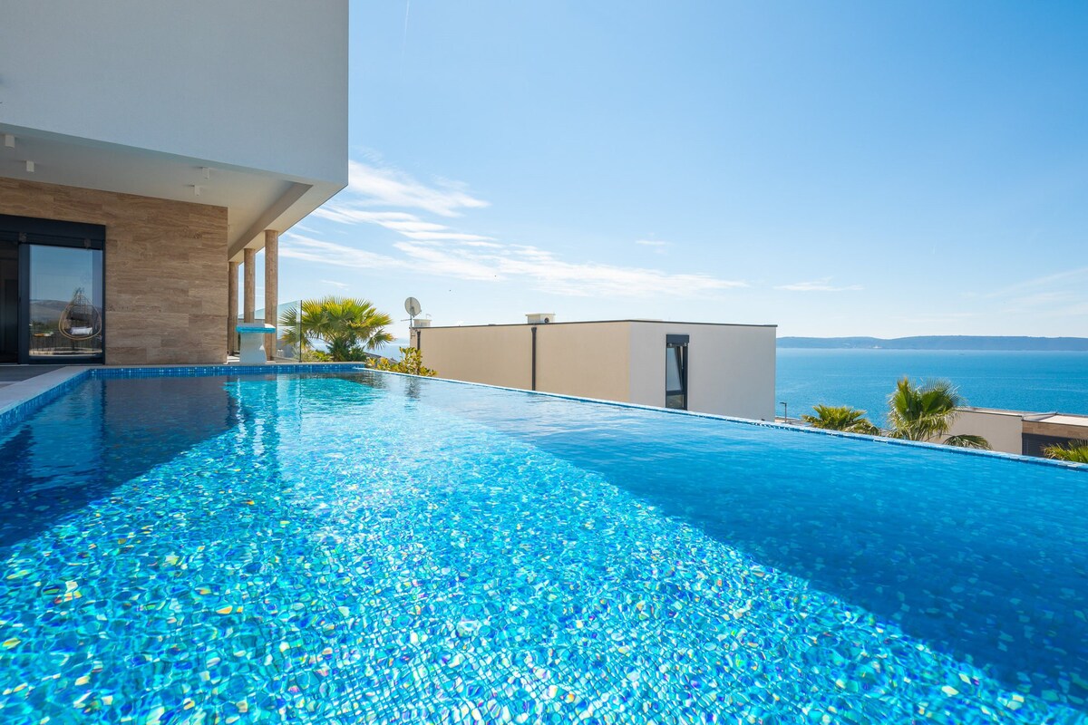 Luxury Villa Black Pearl with Pool