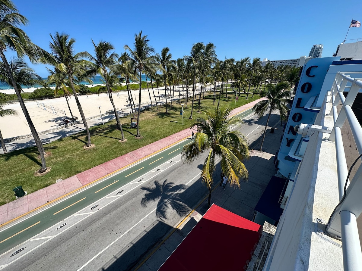 Ocean Drive Oasis Sleeps 3 Beach Views South Beach