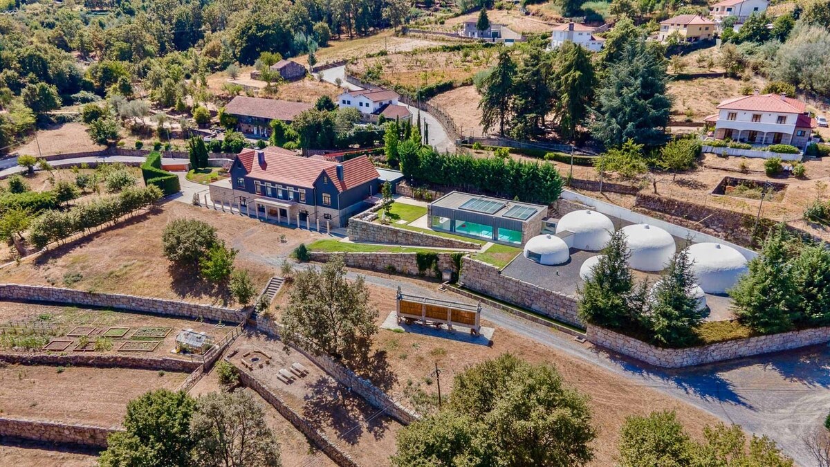 Historic Douro Farmhouse with Indoor Pool