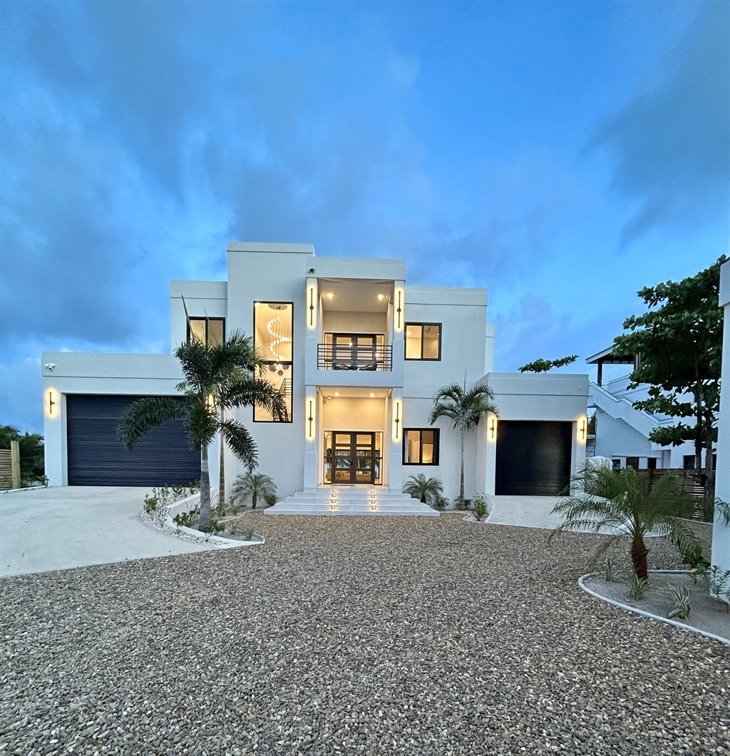 BRAND-NEW Modern Villa directly on the Caribbean