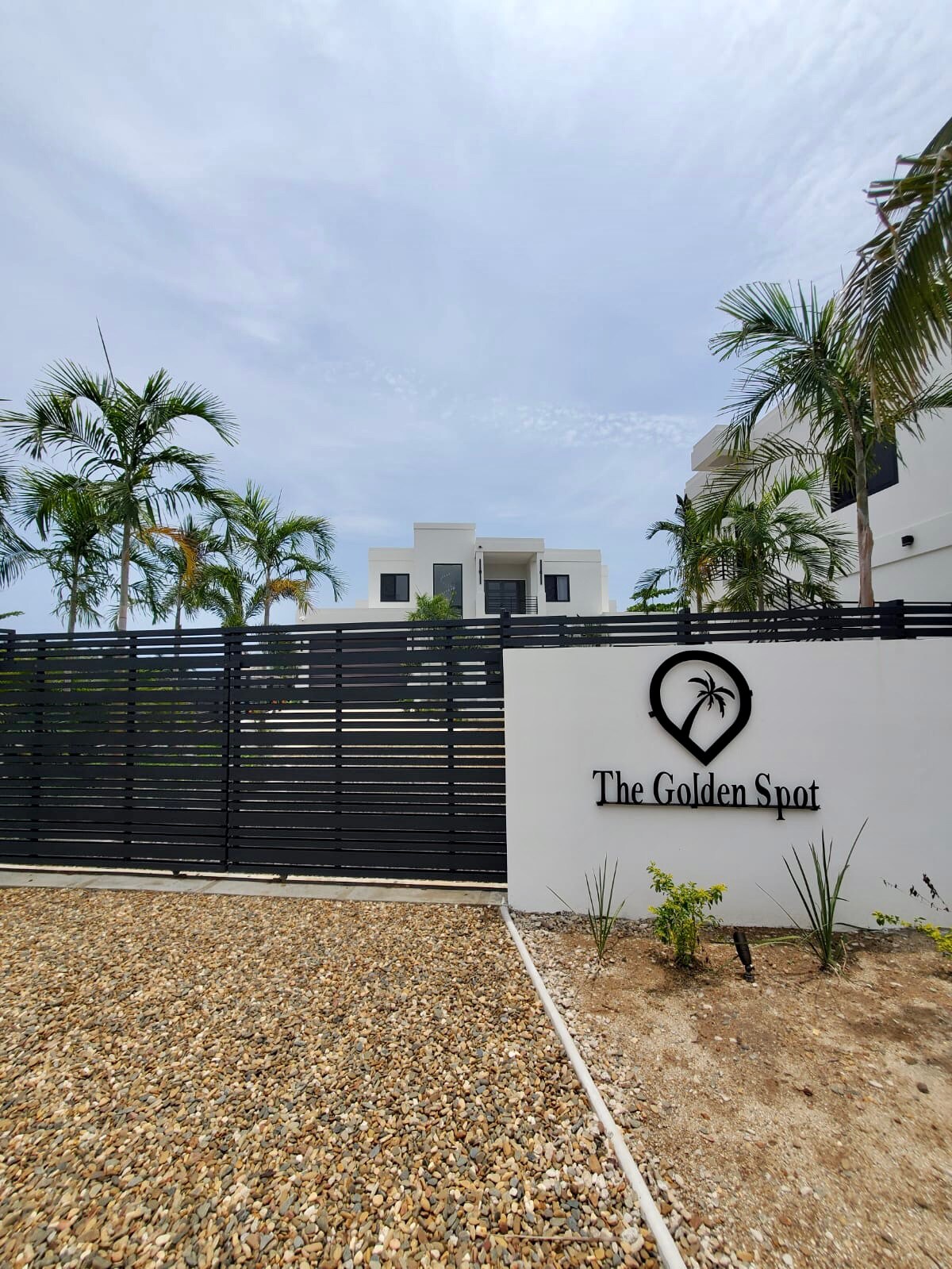 BRAND-NEW Modern Villa directly on the Caribbean