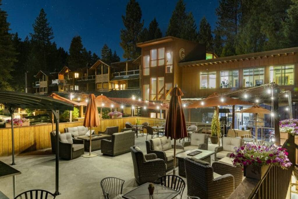 Alpine Escape: Resort Amenities-Near Lake & Ski