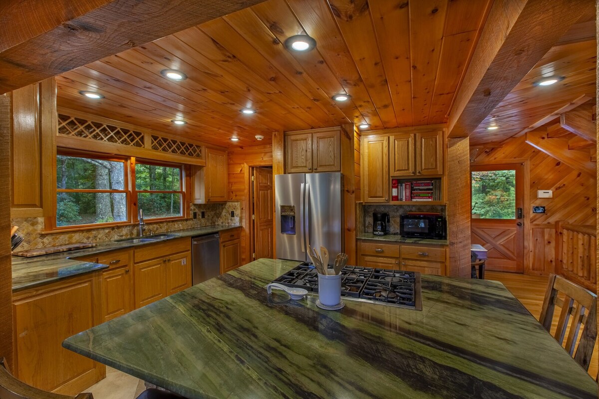 Luxry Cabin ~Gazebo/Fire Pit on River