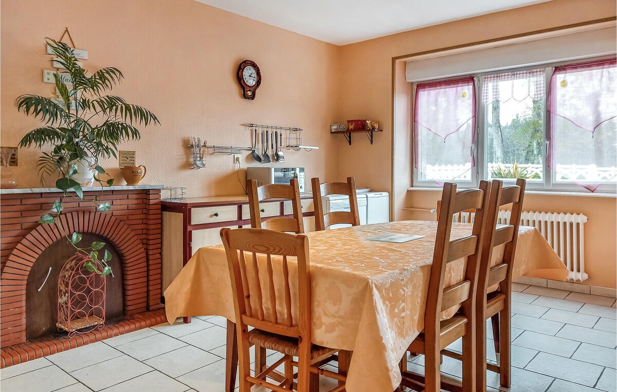 Amazing home in Bonnemain with WiFi and 3 Bedrooms