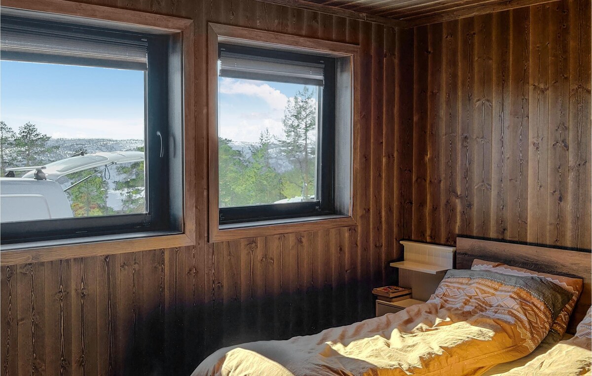 2 bedroom stunning home in Dølemo