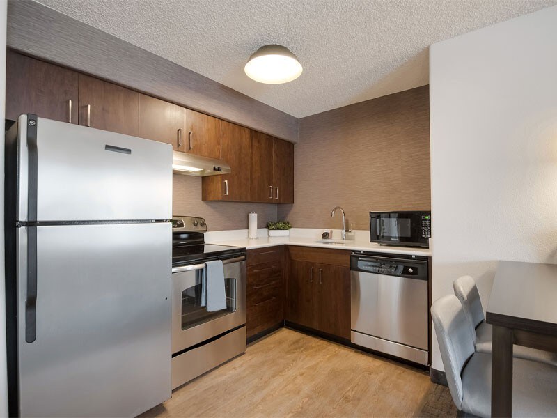 Relax and Unwind! 3 Modern Units, Full Kitchen!