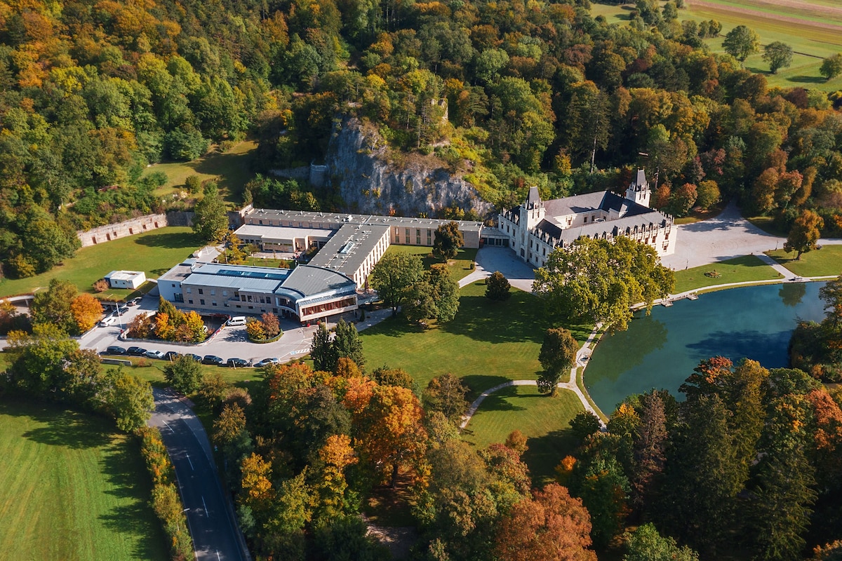 Hofblick Doppelzimmer (Hotel Schloss Hernstein)