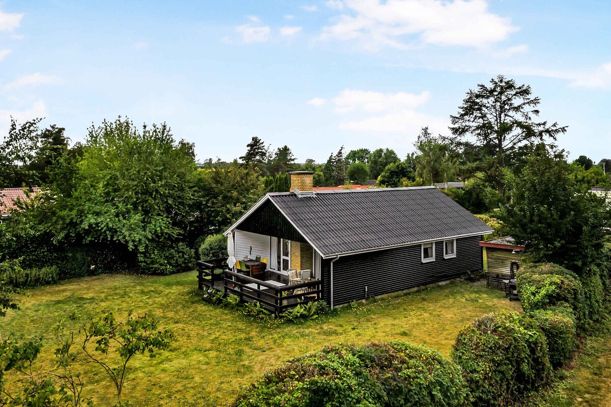 Lovely summer house close to the beach on Nordfyn