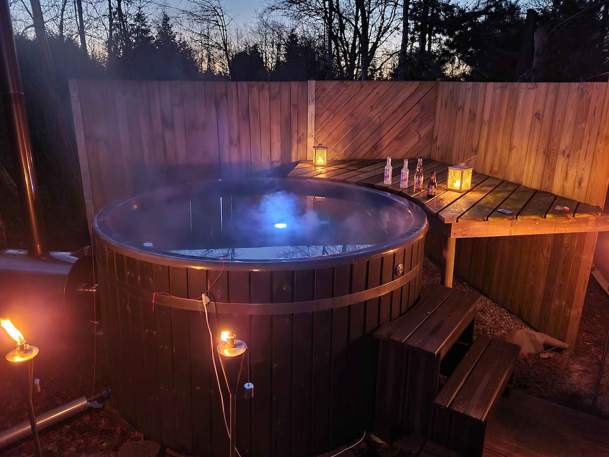 Lovely holiday home with spa and hot tub outside