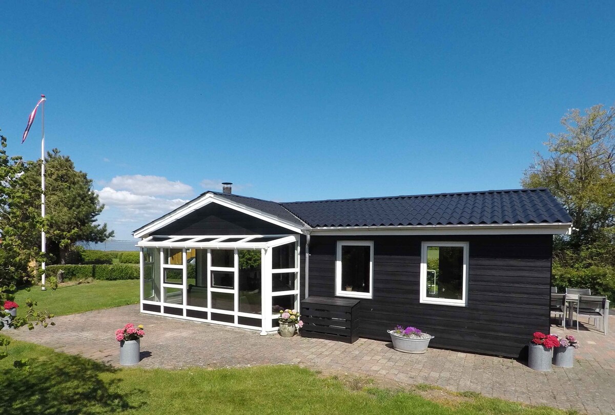 Top modern holiday home 100 m from the Baltic Sea