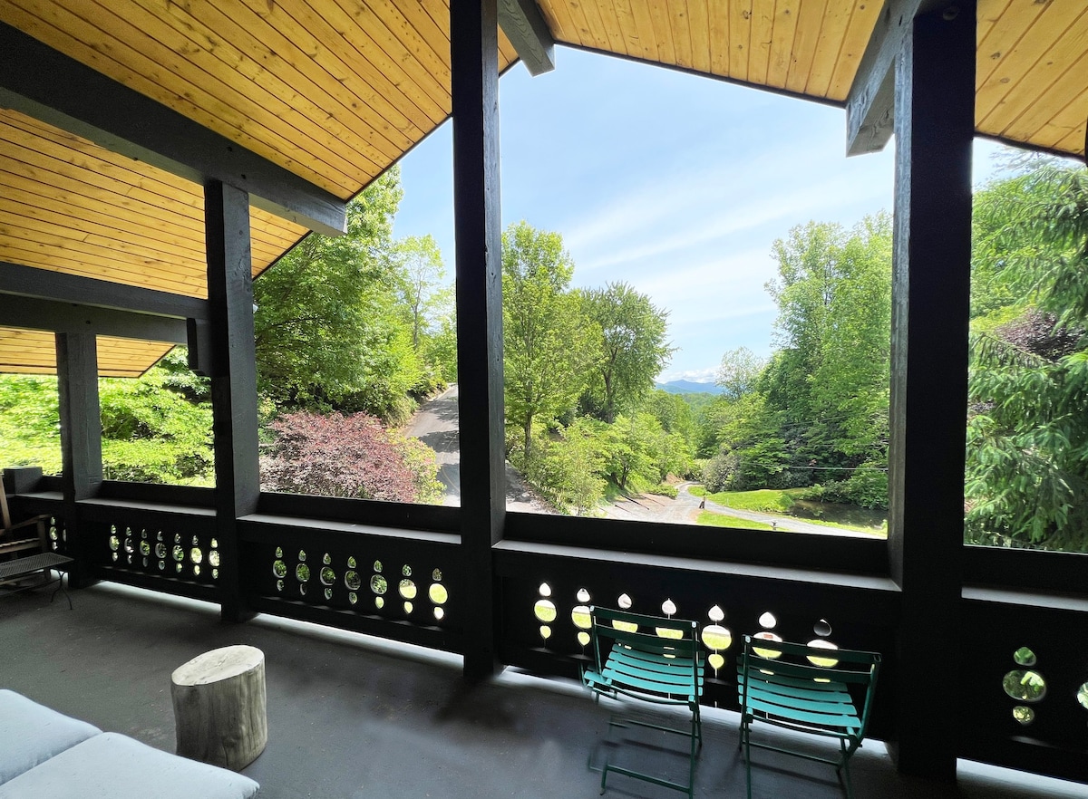 NEW! Private Chalet - Spectacular 4 Bed/4 Bath