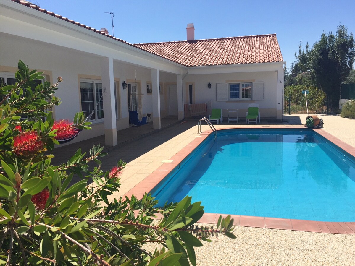 Villa for 6 ppl. with swimming-pool and jacuzzi