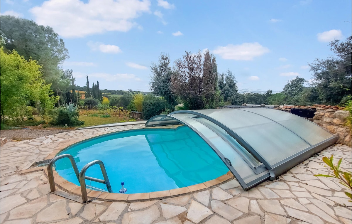 Stunning home with WiFi, Heated swimming pool