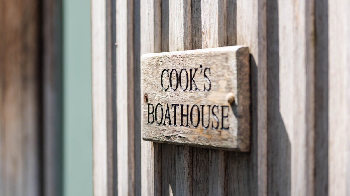 Cook's Boathouse