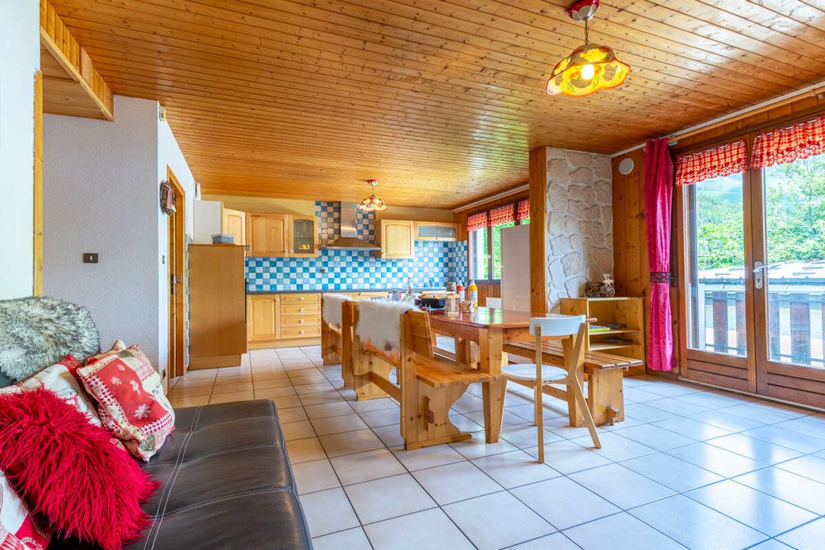 Appartement 100 m away from the slopes for 12 ppl.