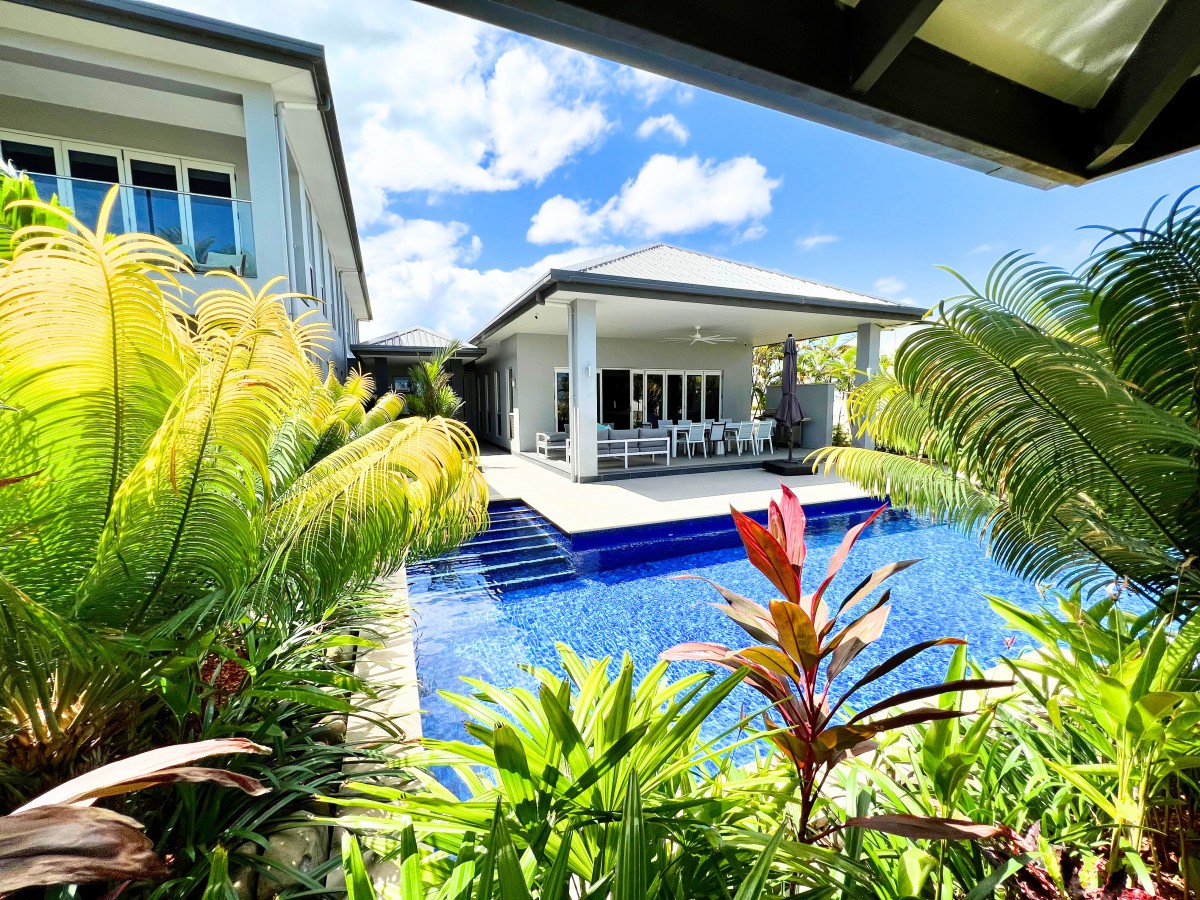 5BR Private Villa | Private Pool | BBQ | Modern