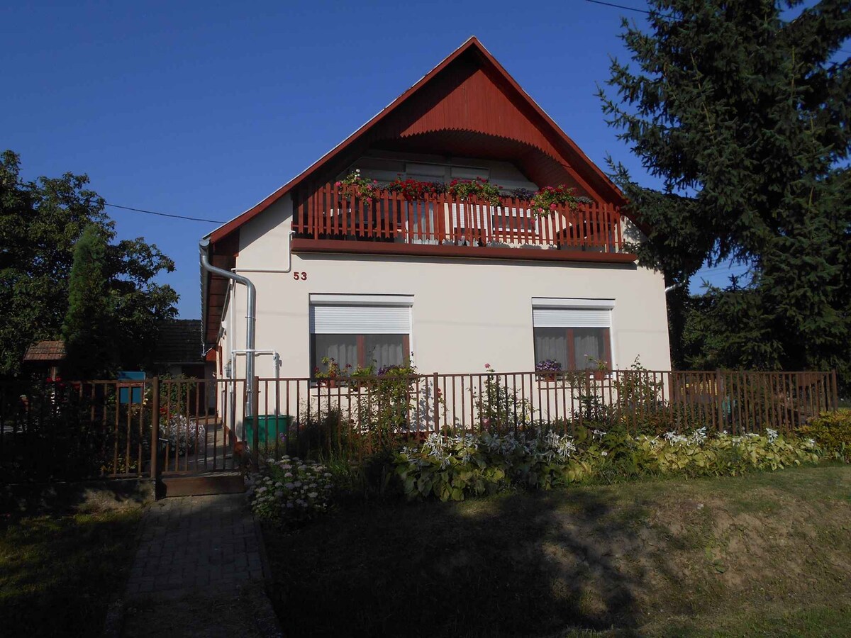 Holiday apartment with terrace and gazebo