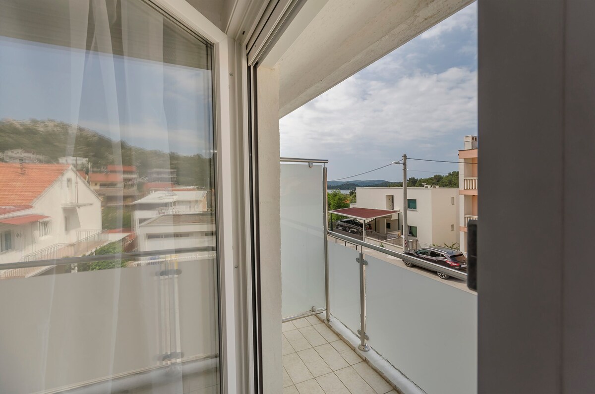 One bedroom Apartment, in Sibenik, Balcony