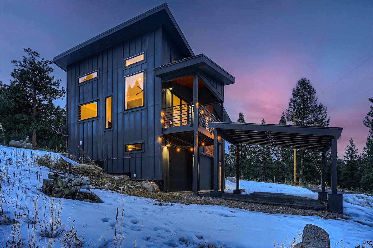 Modern Evergreen Cabin w/20+Acres/Views/Creek!