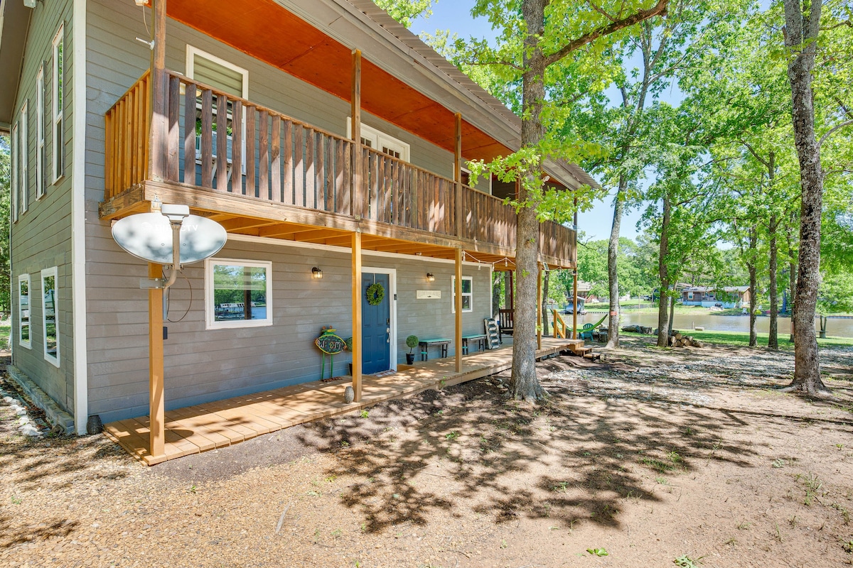 Mabank House w/ Water View, Decks & Fire Pit!