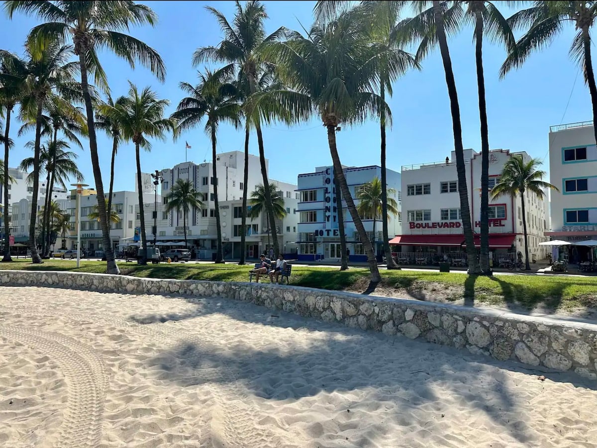 Beachfront Ocean Drive South Miami Beach Hideaway