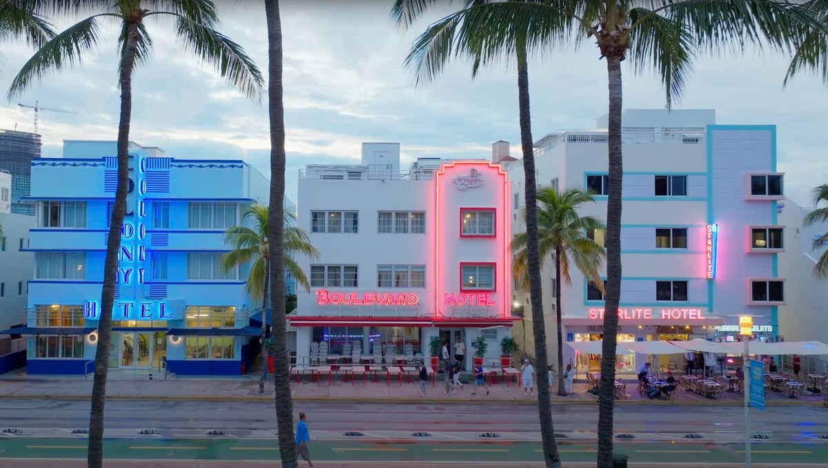 Beachfront Ocean Drive South Miami Beach Hideaway