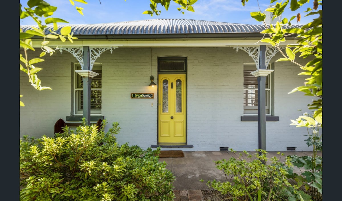 'Dalhousie' - Stunning Victorian Home near CBD