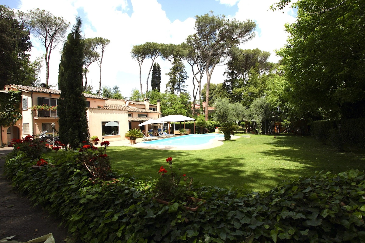 Appia Antica 1BR Swimming Pool