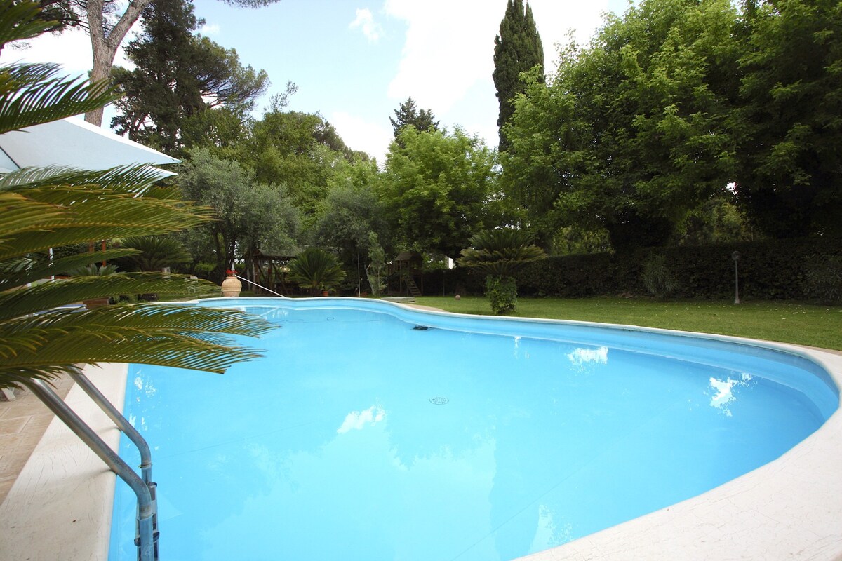 Appia Antica 1BR Swimming Pool