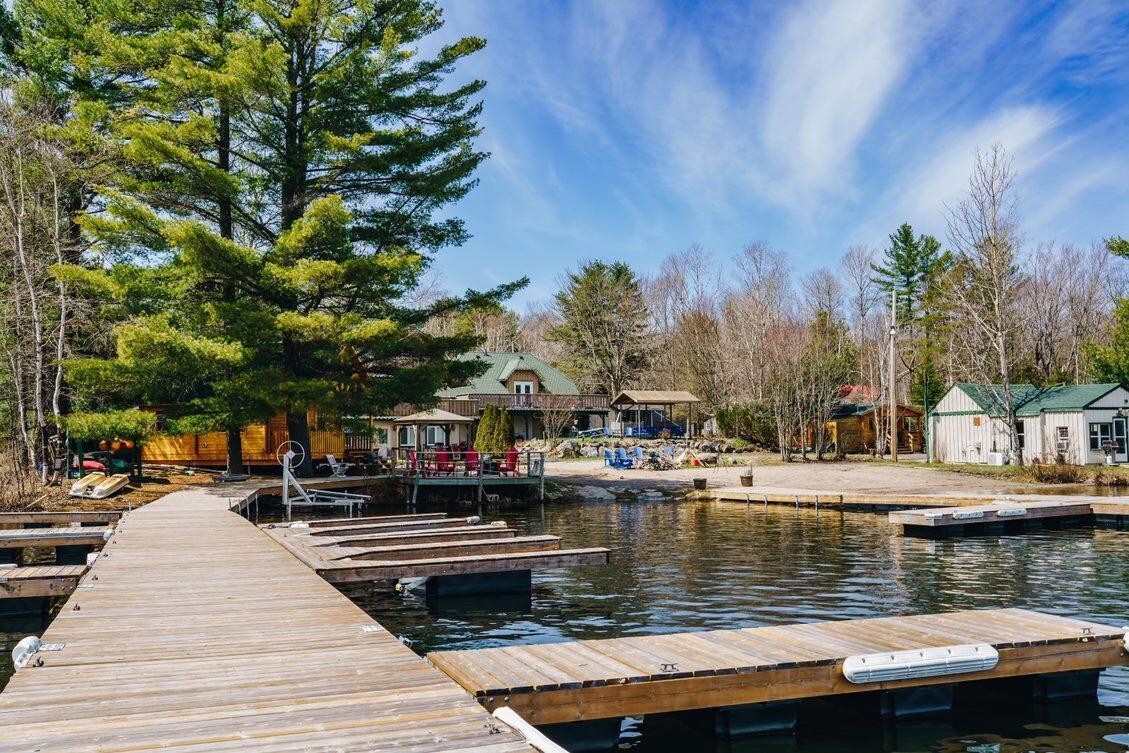 2 Bedroom Beach Side Cottage on Muskoka Shores