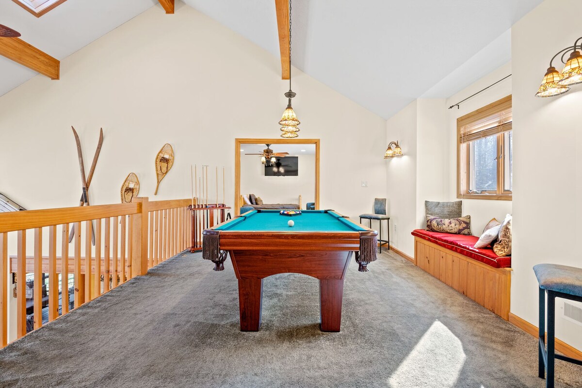 "Tricky Tee" Firepit, Private Hot Tub, Pool Table