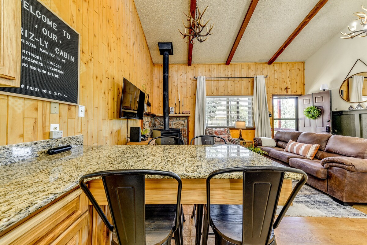 Cozy Ruidoso Condo ~ 15 Mi to Ski Apache!