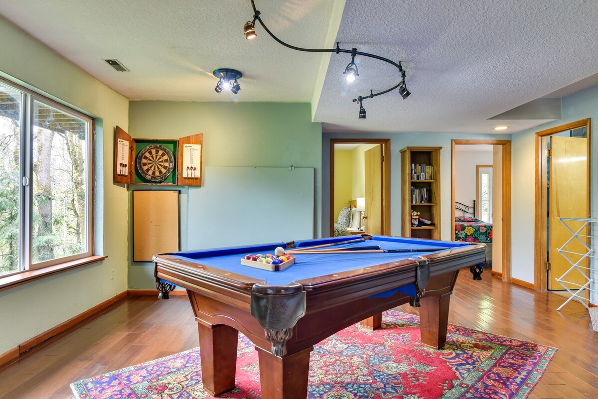 West Linn Vacation Rental w/ Private Hot Tub