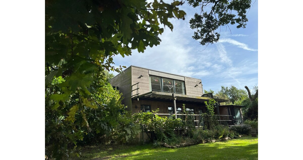 Clophill Eco Lodges Woodpecker Lodge