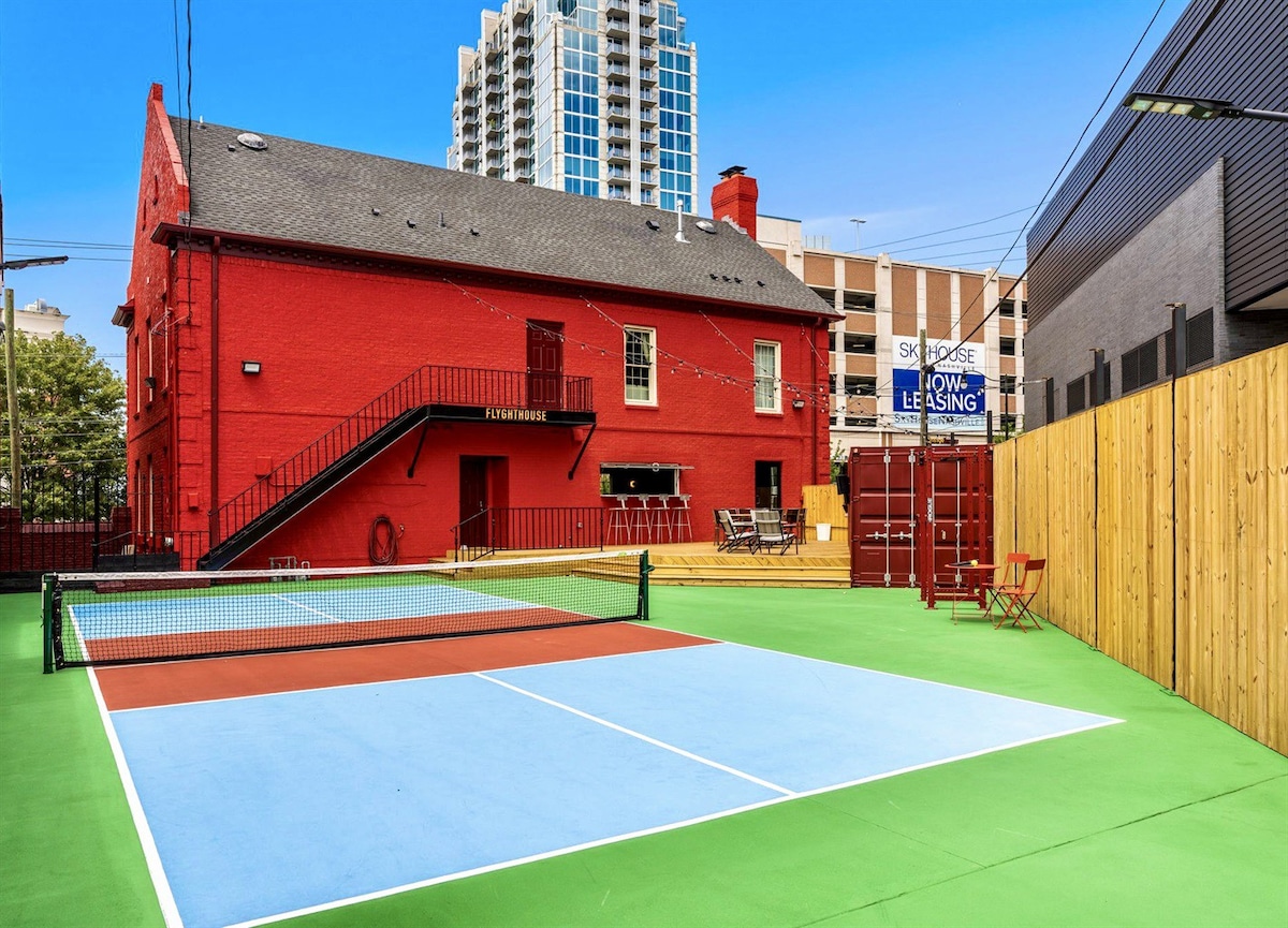 Private Pickleball & Luxury Amenities: FlyghtHouse