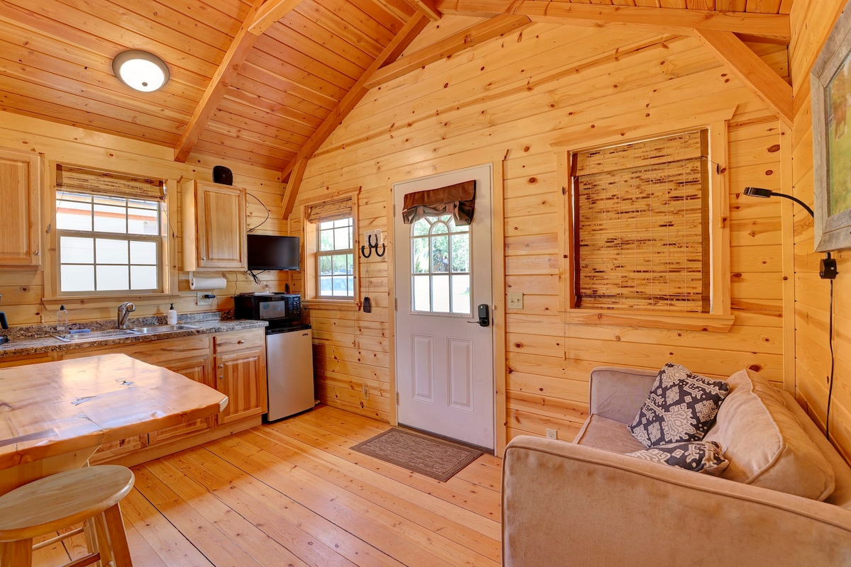 Shire Valley Cabins, Charming Retreat (3 Options!)