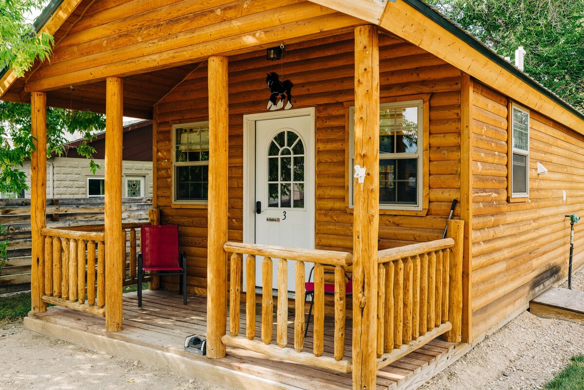 Shire Valley Cabins, Charming Retreat (3 Options!)