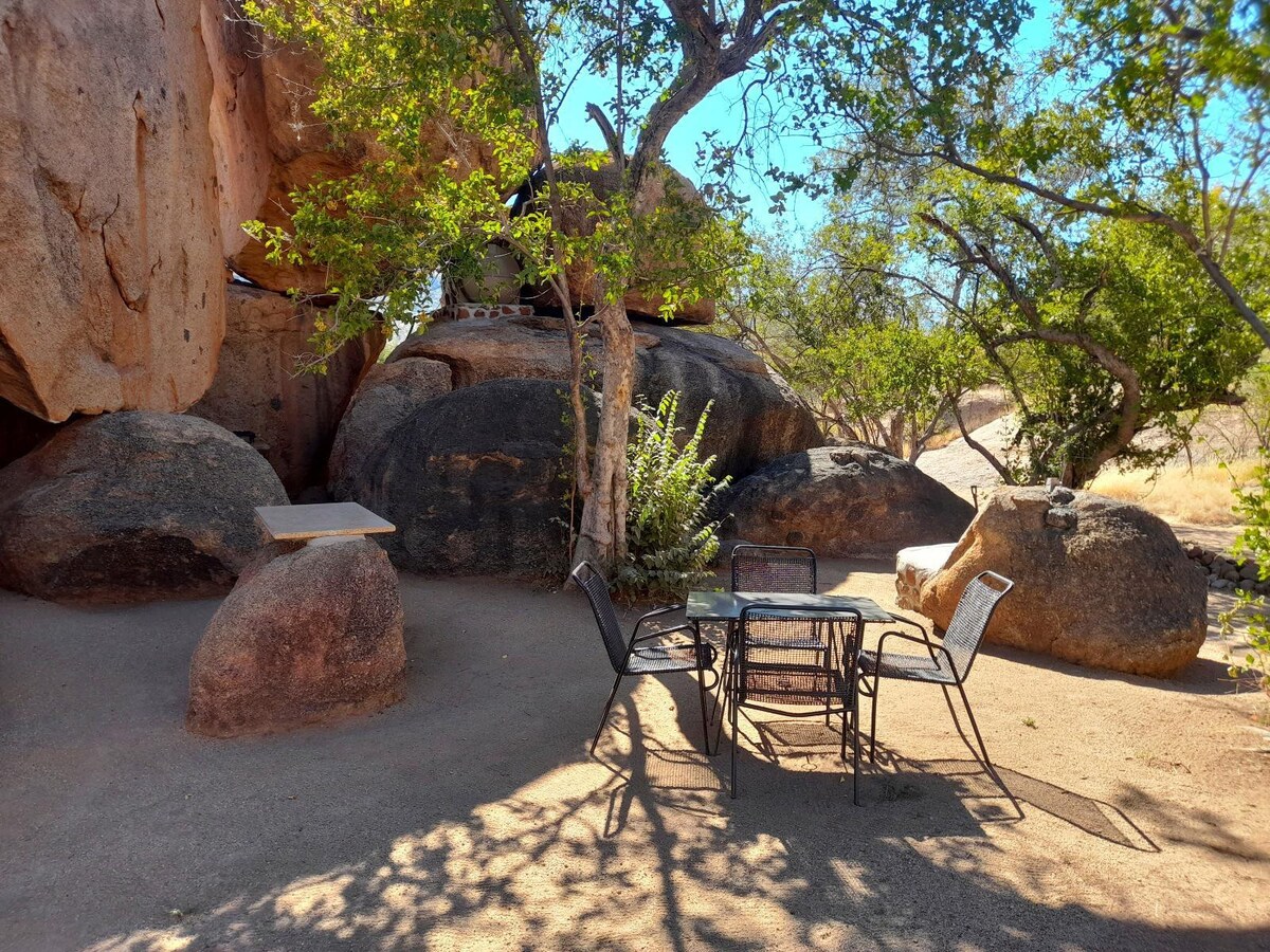 Erongo Rocks - Camp Dik-dik