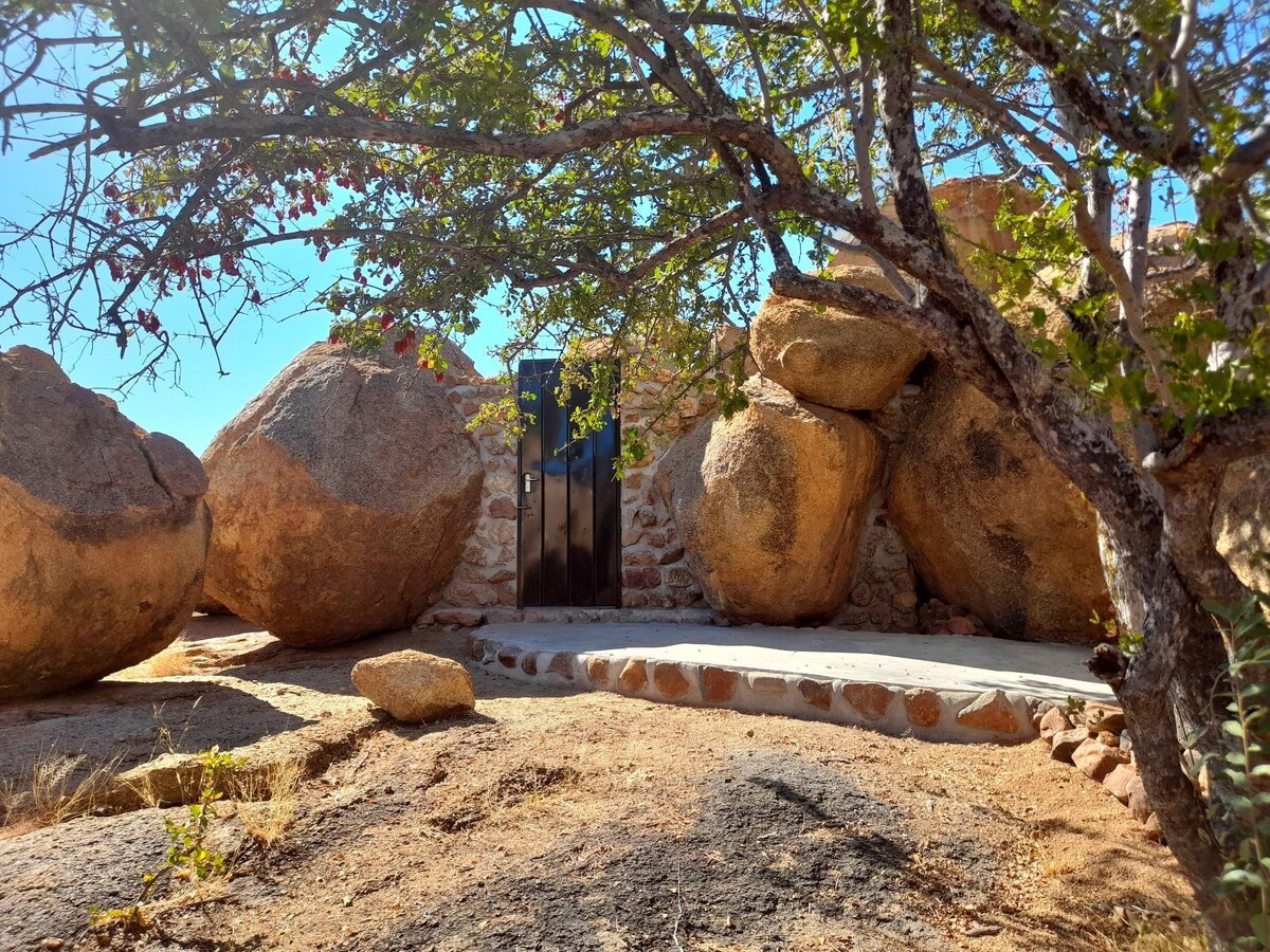 Erongo Rocks - Camp Dik-dik