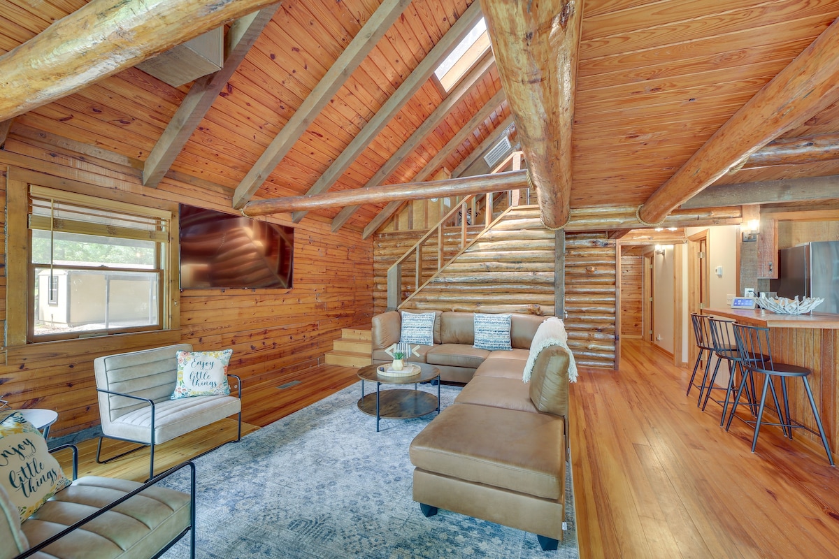 Modern Fairland Log Cabin w/ Lake Access!