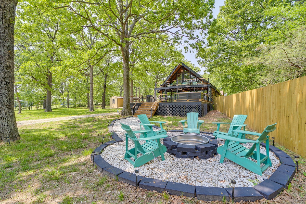 Modern Fairland Log Cabin w/ Lake Access!