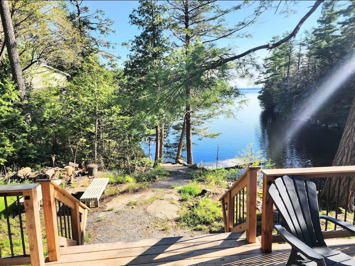 The Little Lakehouse on Charleston Lake