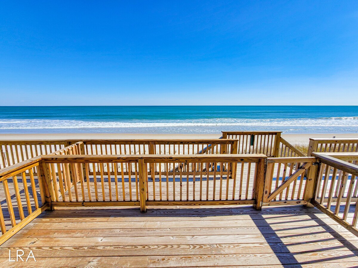 910-B Turtle Cove - Oceanfront w/ Pool Access!