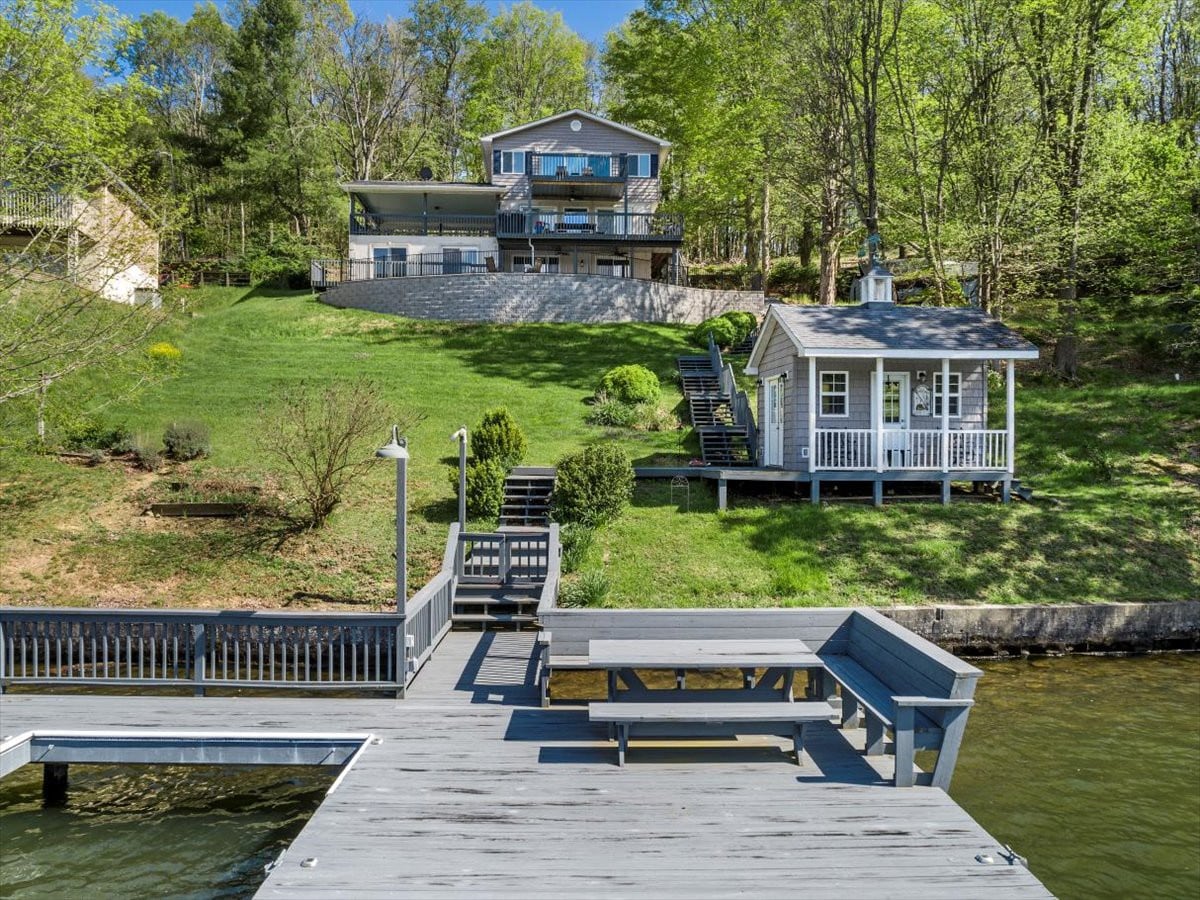 Spacious Waterfront Home on Claytor Lake