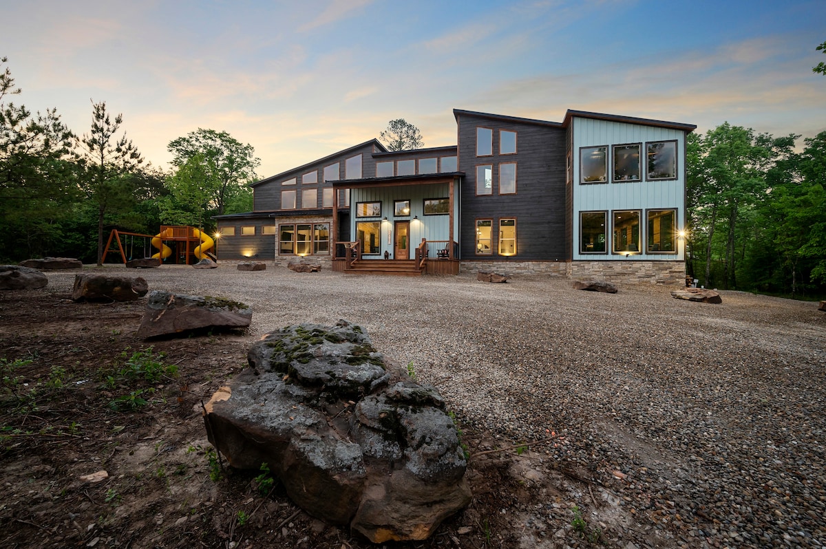 Two Bunk Rooms and Hot Tubs, Playset, Game Room